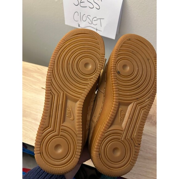 Nike Men’s Air Force 1 Size 7 Low GS Flax Sneaker - Picture 6 of 9